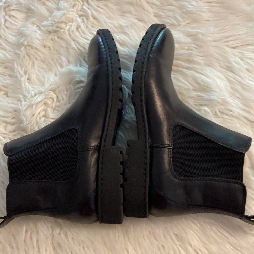 BORN Black Leather Men's Boots size 10 leather upper BNWOT color black - Picture 10 of 16
